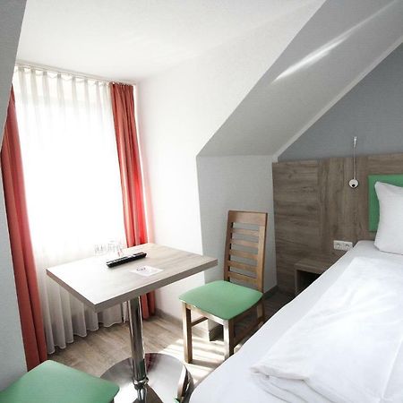 Hotel Pension Koeberl Munich Exterior photo