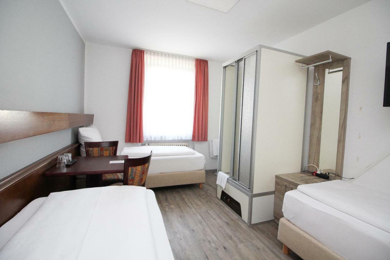 Hotel Pension Koeberl Munich Exterior photo