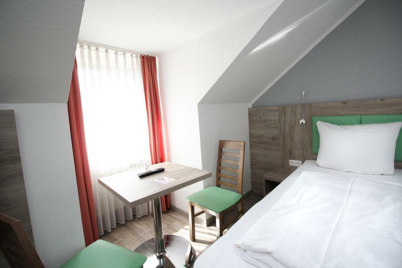 Hotel Pension Koeberl Munich Exterior photo