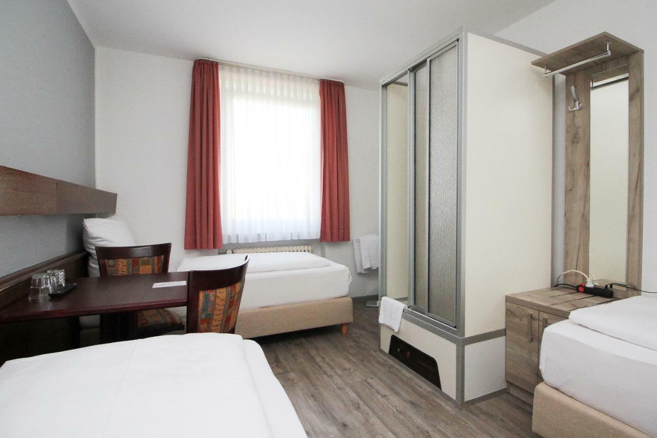 Hotel Pension Koeberl Munich Exterior photo