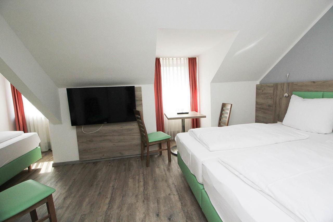 Hotel Pension Koeberl Munich Exterior photo